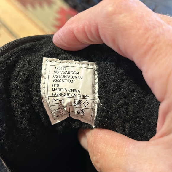 NWT Lands’End fleece lined outdoor boots - Picture 8 of 10